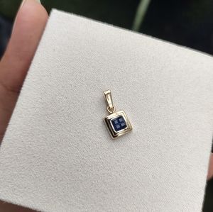 Mejuri Gold and Blue Pendant Necklace